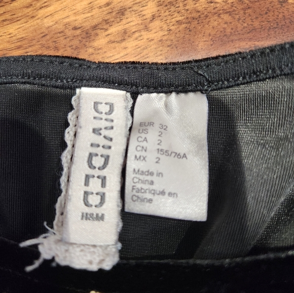 H&M holiday Velour dress - Picture 3 of 4